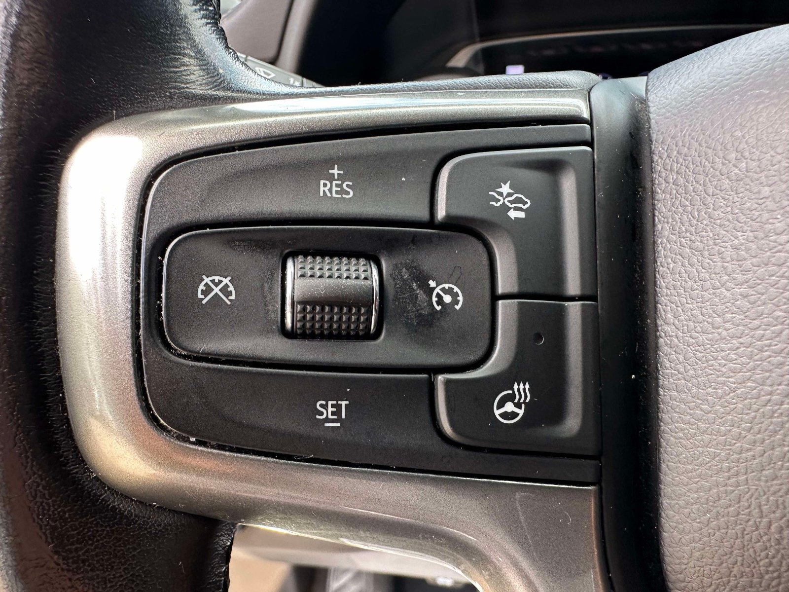 Used 2021 Chevrolet Tahoe Premier AWD/4WD image 18
