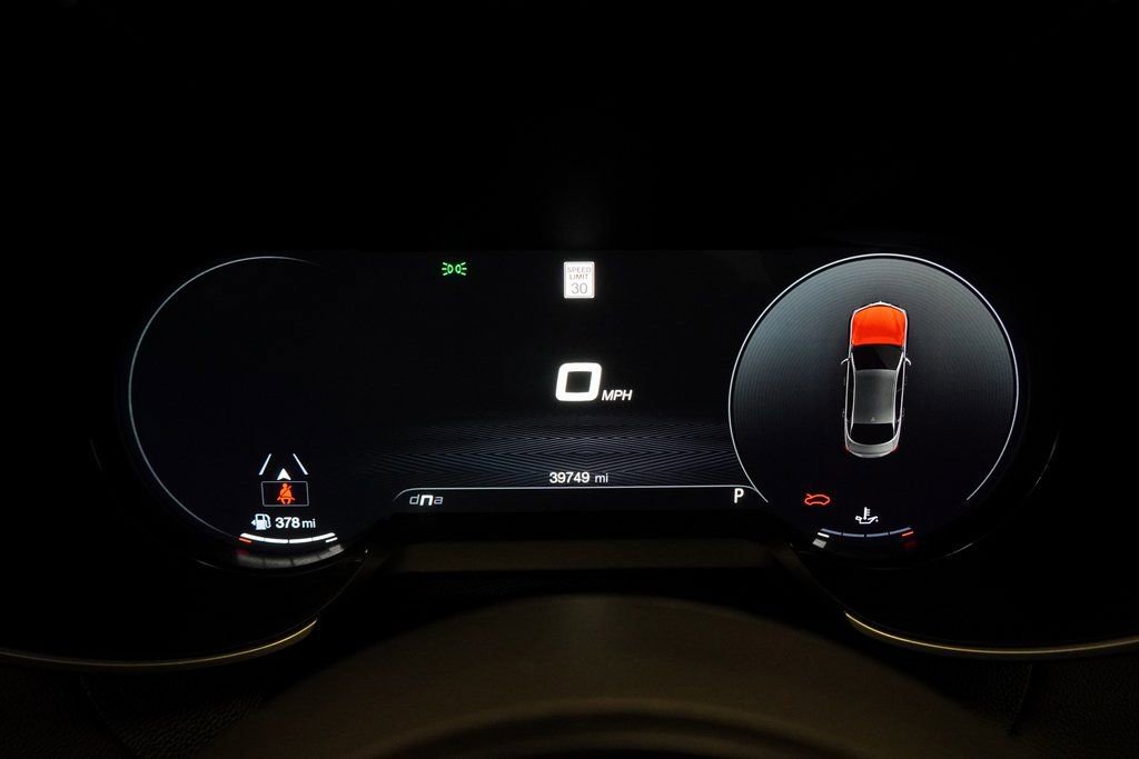 Used 2024 Alfa Romeo Giulia Veloce image 28