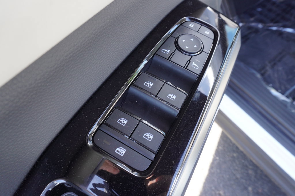 New 2026 Nissan Pathfinder SL FWD image 17