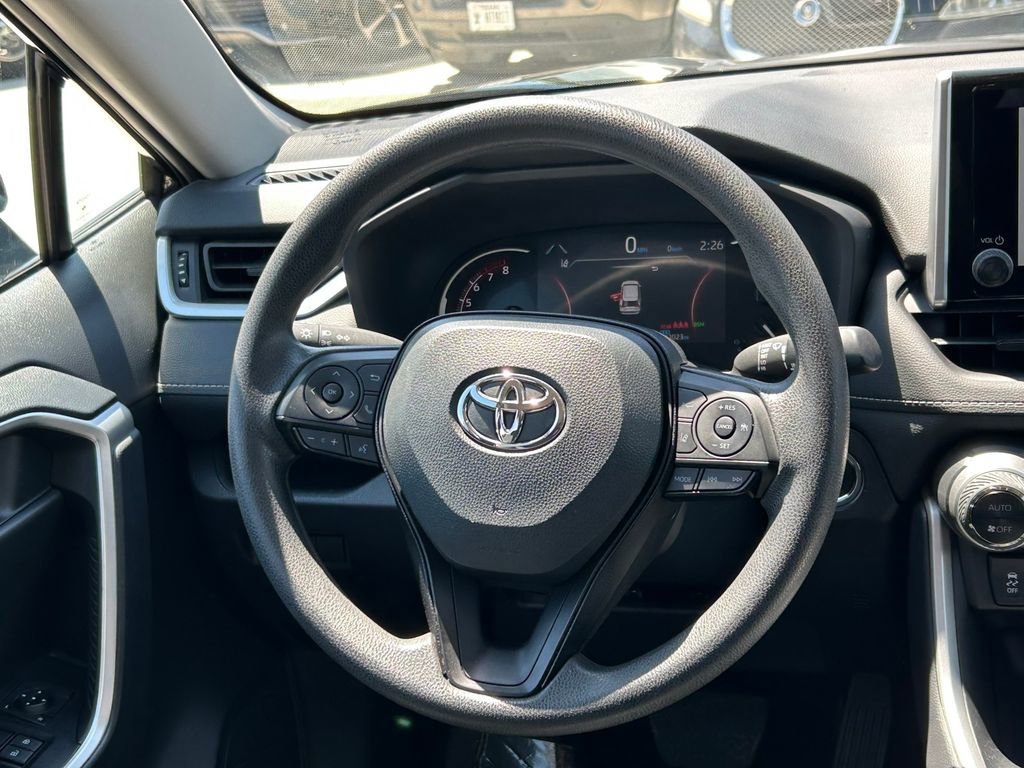 Certified 2025 Toyota RAV4 XLE FWD image 36
