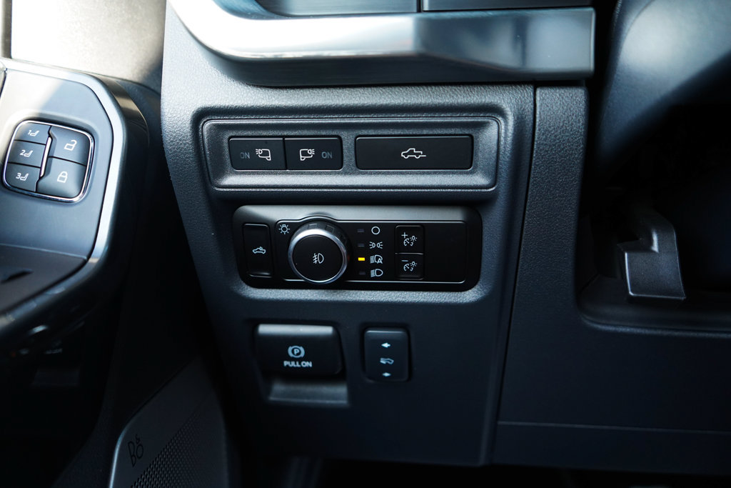 Used 2023 Ford F150 Lariat AWD/4WD image 36
