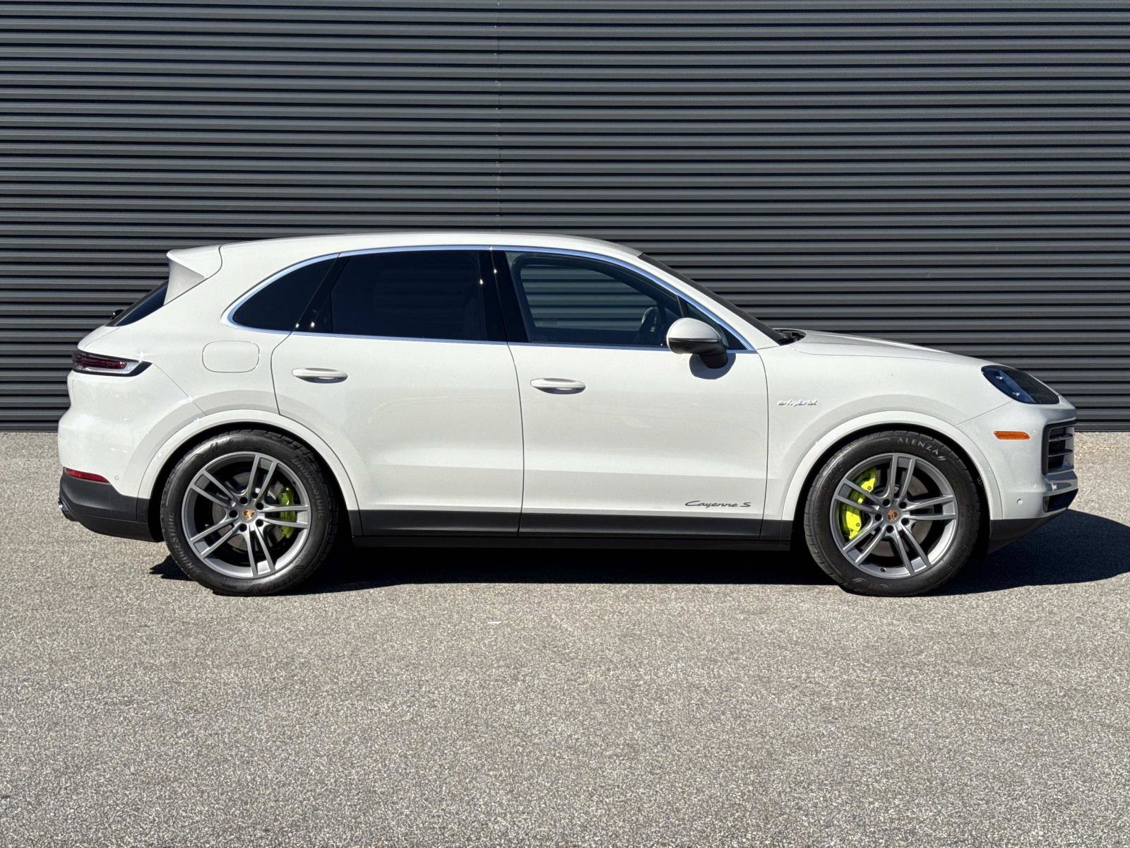 Certified 2025 Porsche Cayenne S image 8