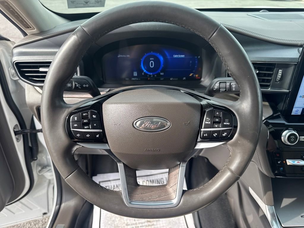 Used 2023 Ford Explorer Platinum w/ Technology Package image 37