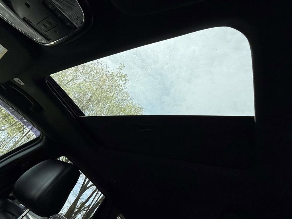 Used 2021 Jeep Grand Cherokee Limited AWD/4WD image 29