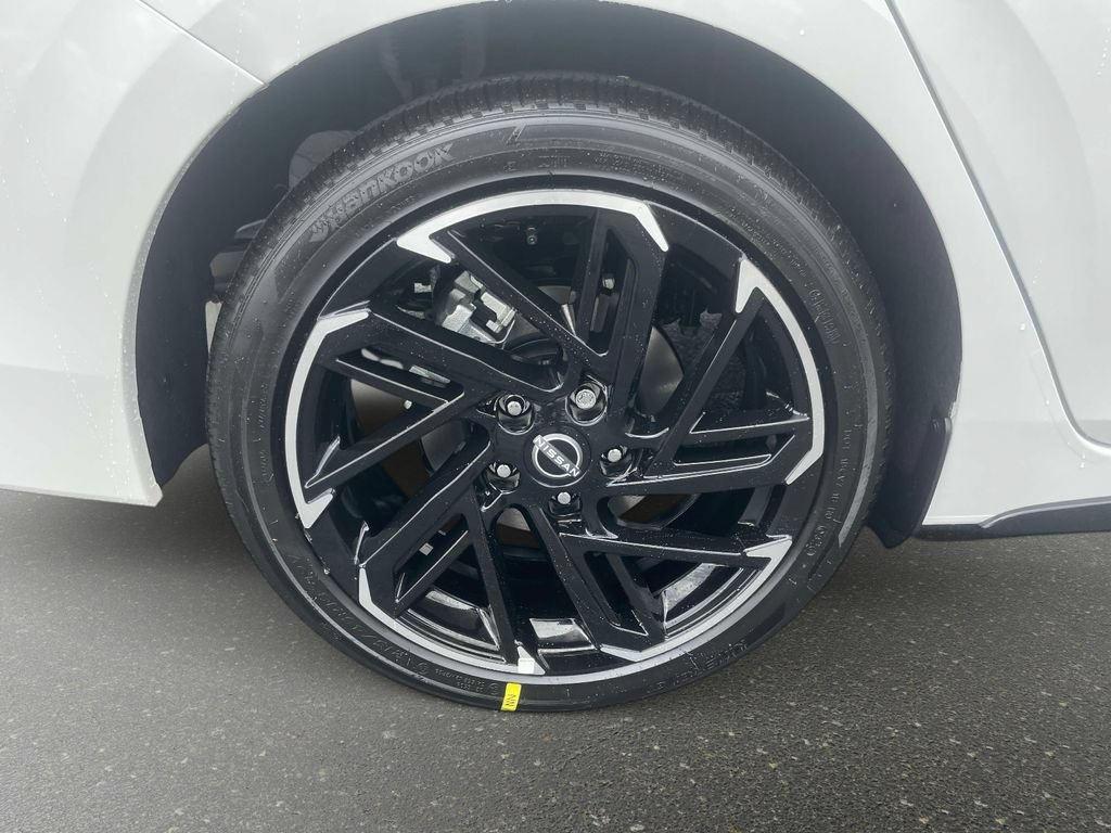 New 2026 Nissan Sentra SR w/ SR Premium Package FWD image 7
