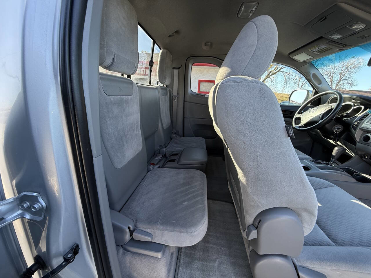 Used 2011 Toyota Tacoma 4x4 Access Cab image 10