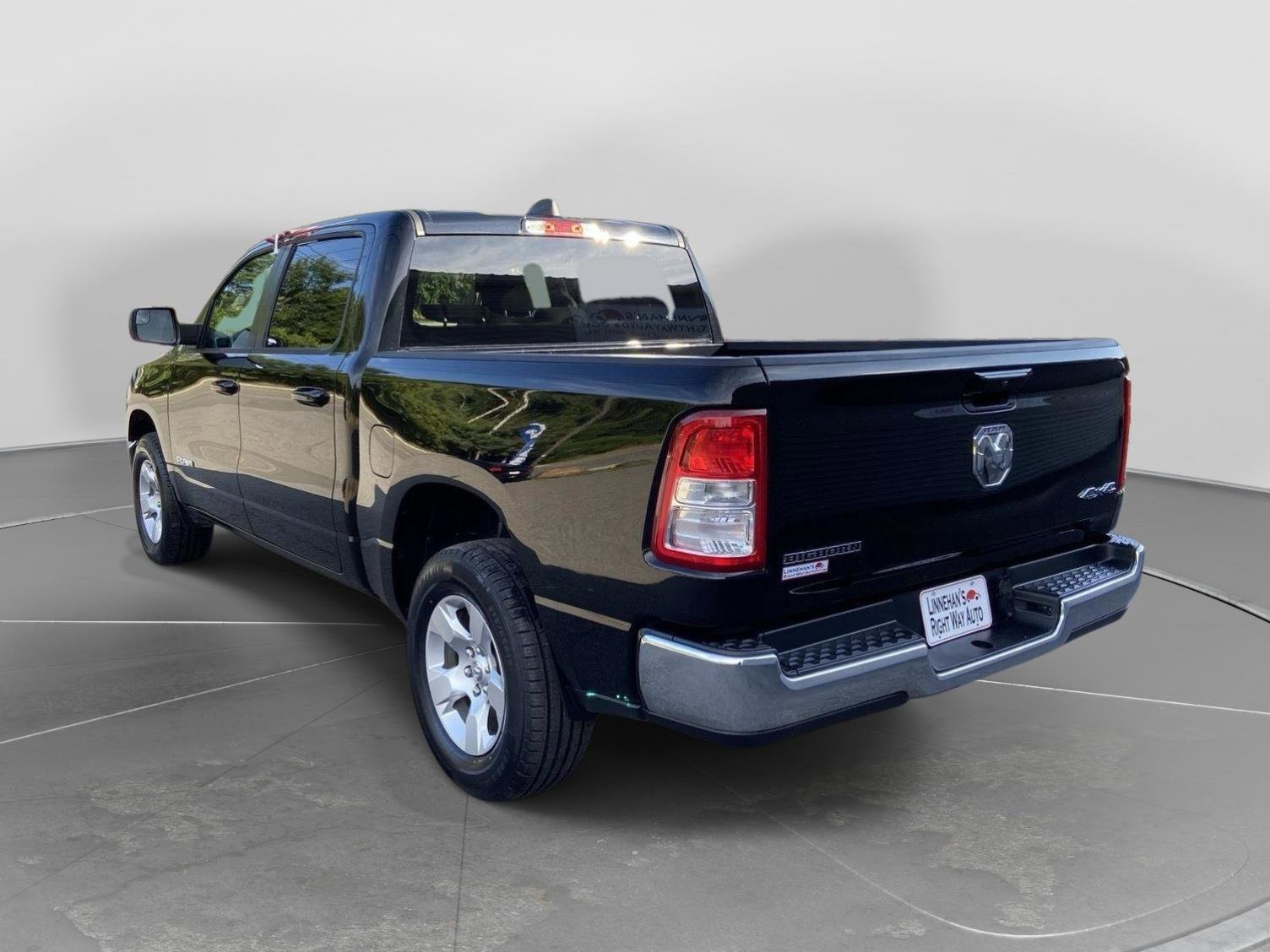 Used 2021 RAM 1500 Big Horn AWD/4WD image 3