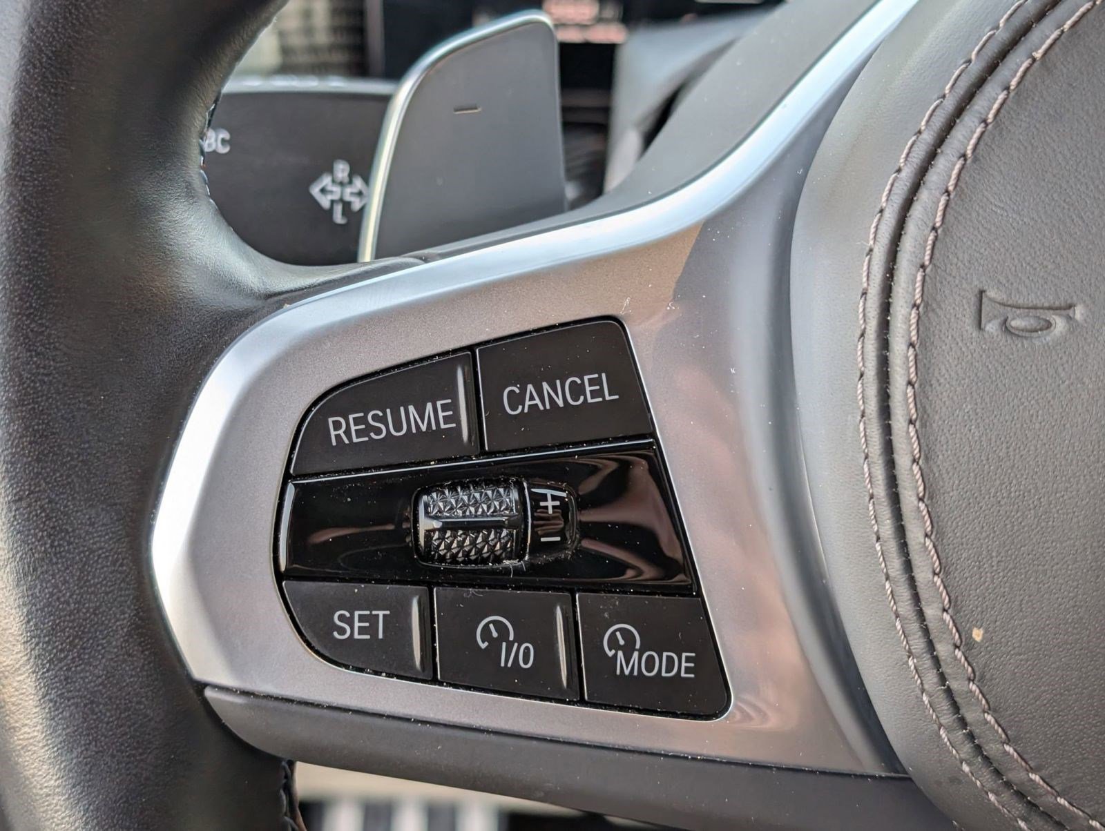 Certified 2024 BMW X6 M60i w/ Dynamic Handling Package image 19