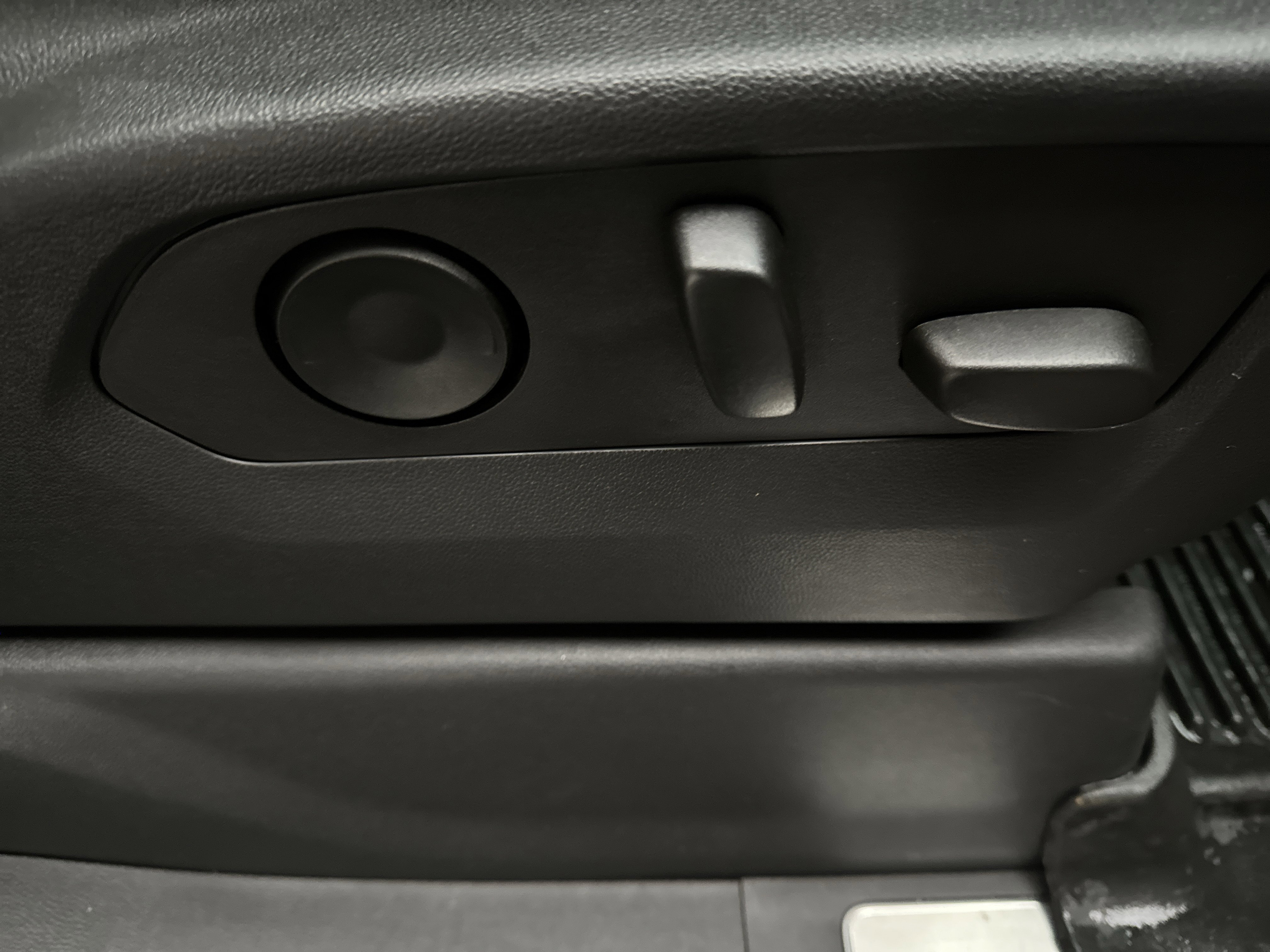 Used 2024 Chevrolet Silverado 3500 High Country w/ High Country Premium Package image 30