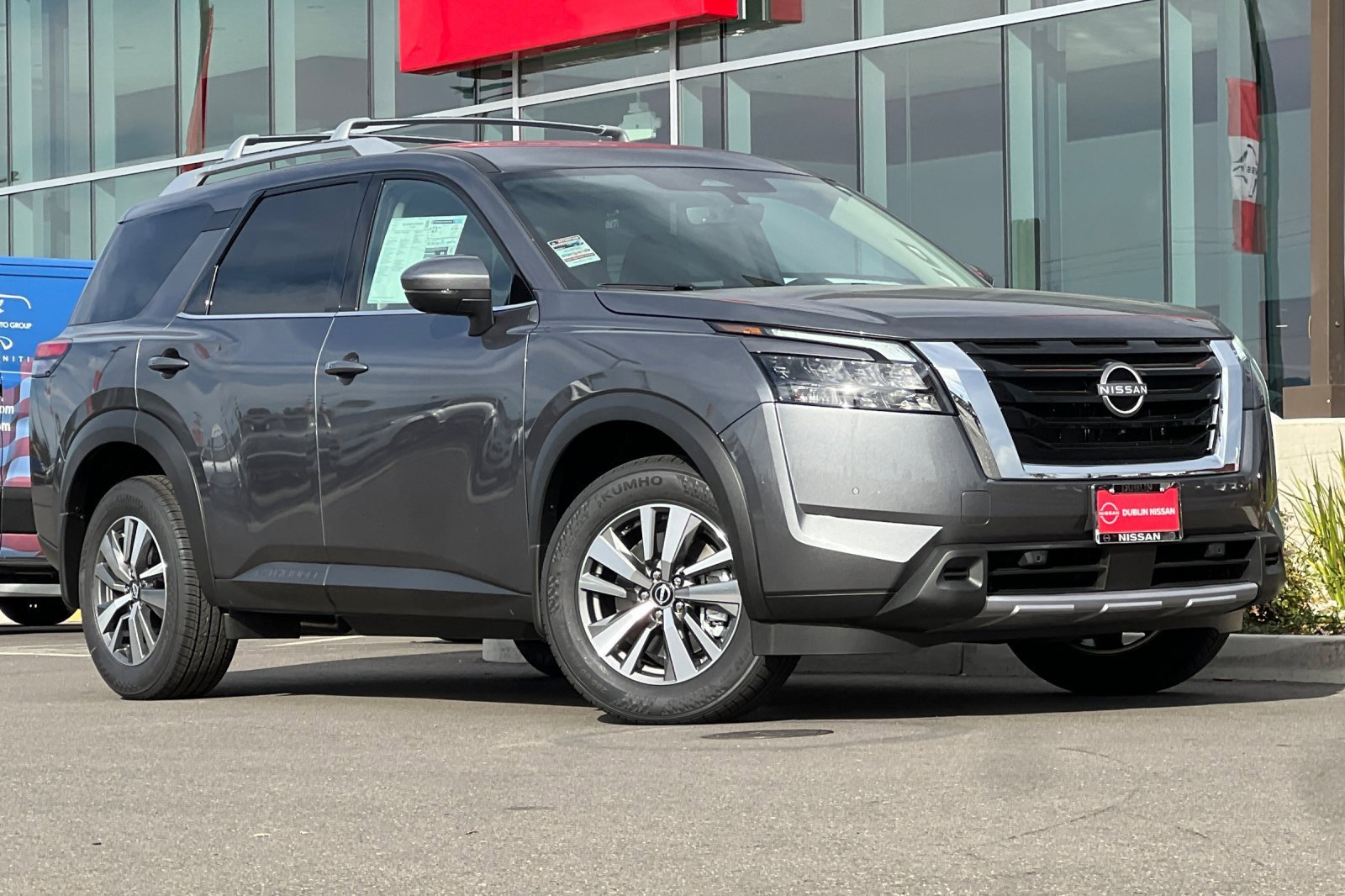 New 2025 Nissan Pathfinder SL w/ Lighting Package (N92) image 2