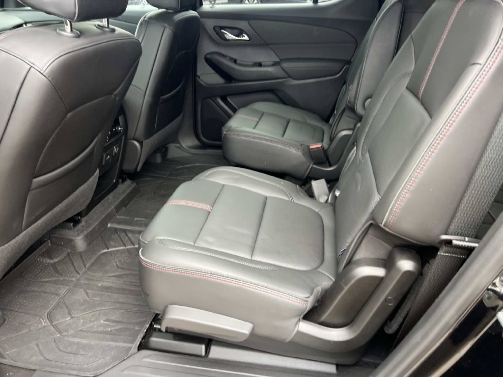 Used 2024 Chevrolet Traverse RS w/ LPO, Floor Liner Package FWD image 11