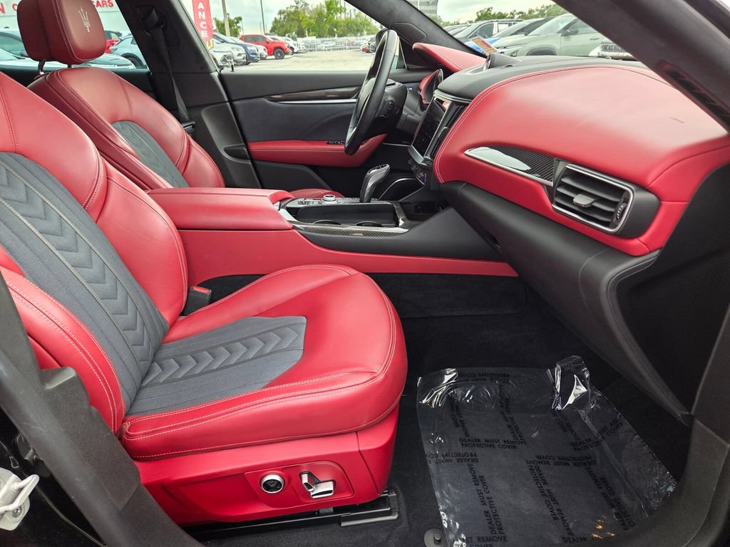 Used 2021 Maserati Levante GranLusso AWD/4WD image 19