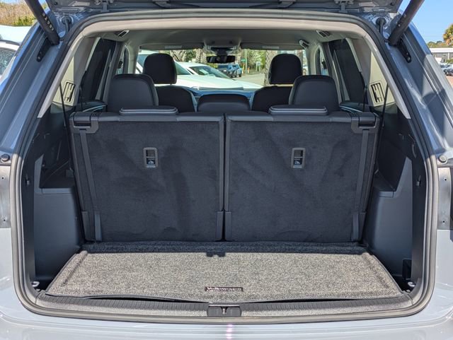 Certified 2025 Volkswagen Atlas SE w/ Black Wheel Package image 13