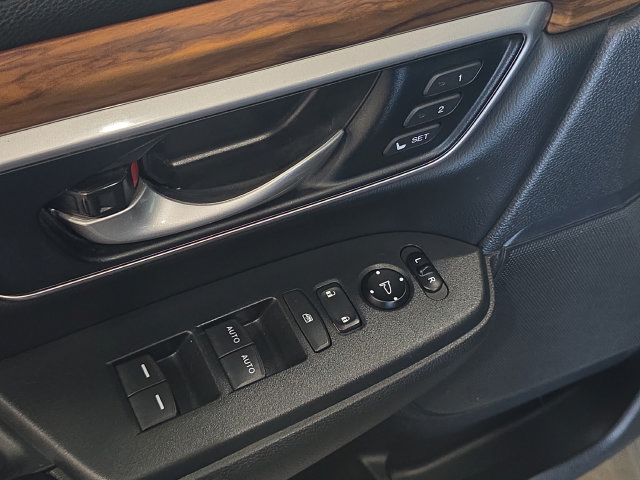 Used 2020 Honda CR-V Touring image 11