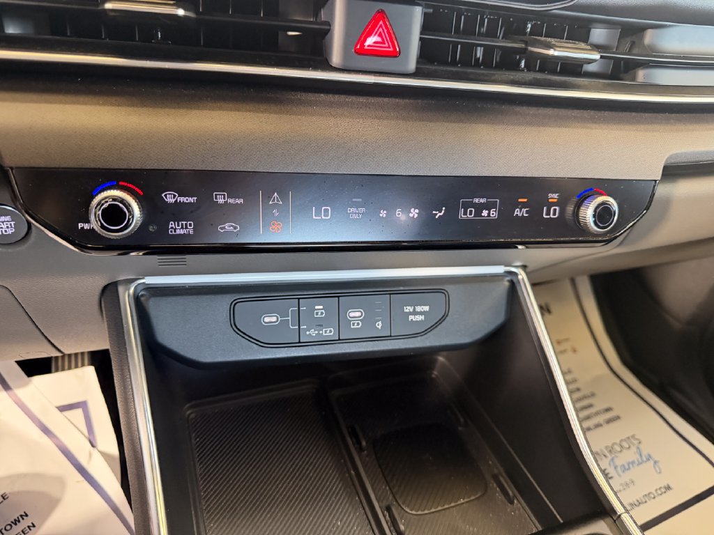 Certified 2025 Kia Carnival SX FWD image 14
