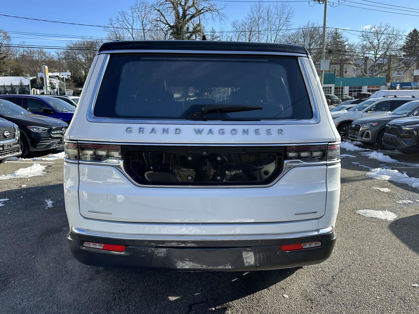 Used 2022 Jeep Grand Wagoneer Series II w/ Premium Group II AWD/4WD image 4