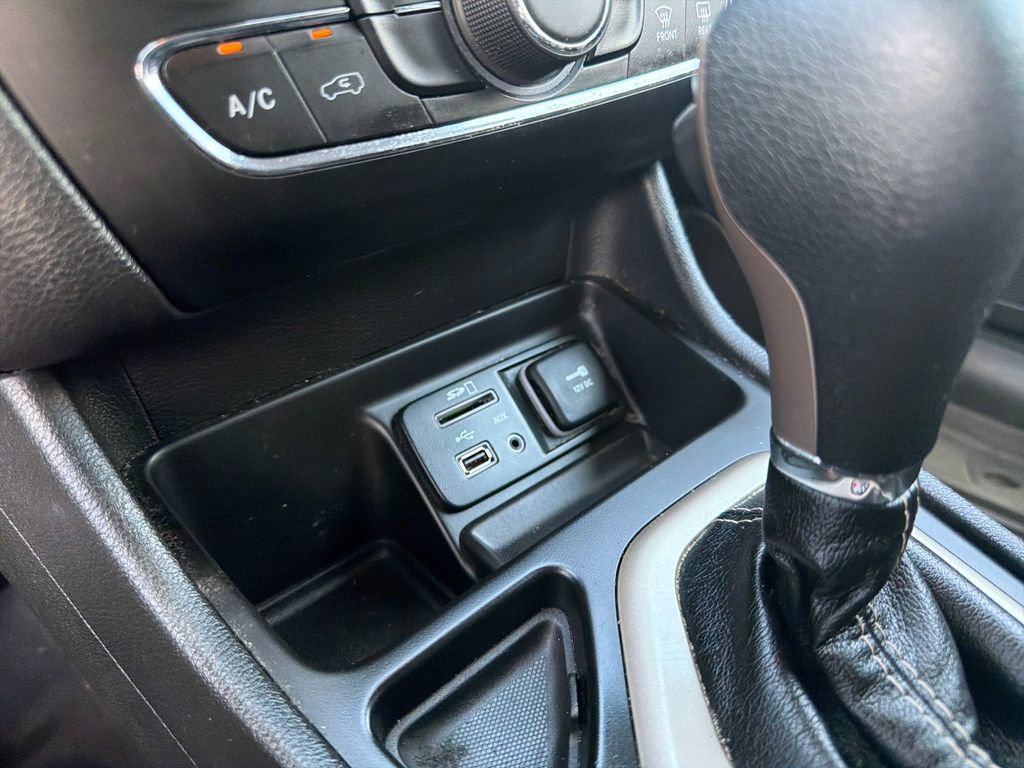 Used 2017 Jeep Cherokee Latitude w/ Trailer Tow Group FWD image 36