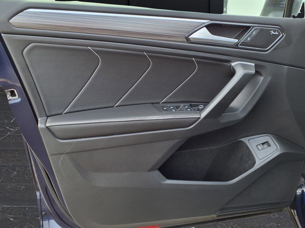 Used 2024 Volkswagen Tiguan SEL R-Line image 12