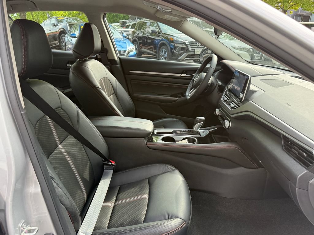 Used 2023 Nissan Altima 2.5 SR FWD image 26