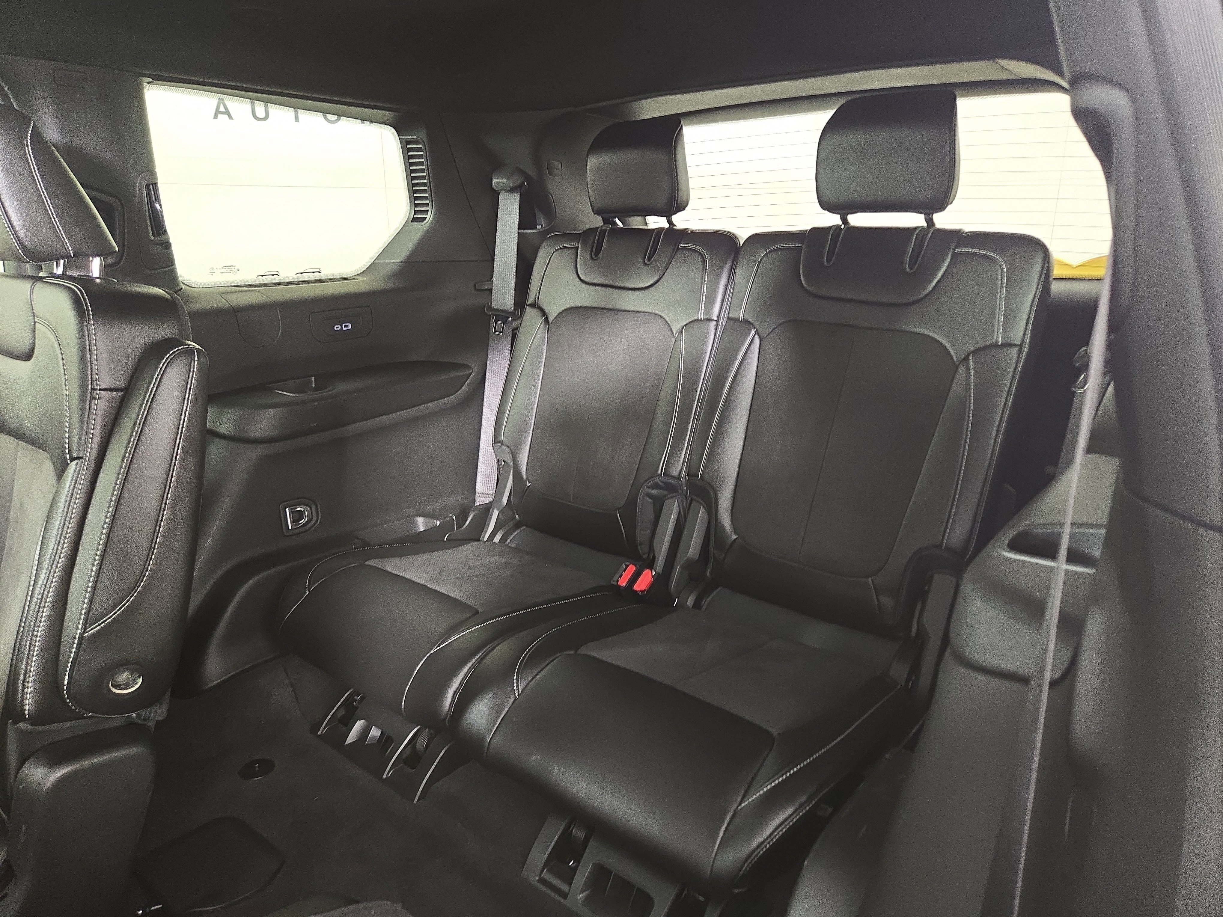 Used 2023 Jeep Grand Cherokee L Laredo image 13