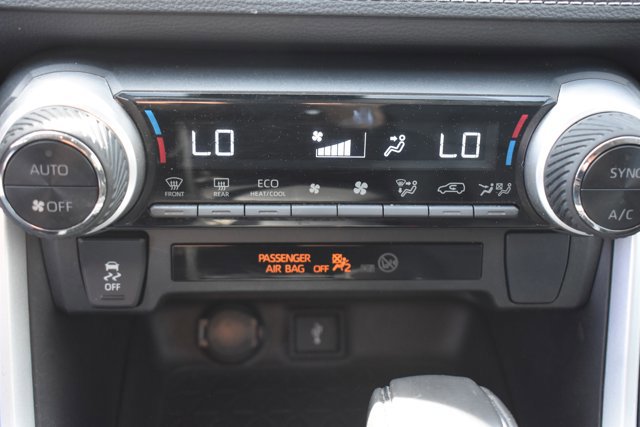 Used 2022 Toyota RAV4 XLE Premium image 27