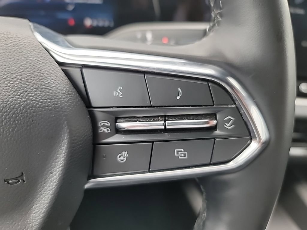 Used 2025 Chevrolet Equinox LT FWD image 15