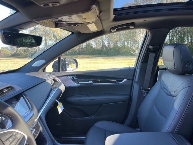 New 2026 Cadillac XT5 Premium Luxury w/ LPO, Floor Liner Package image 17