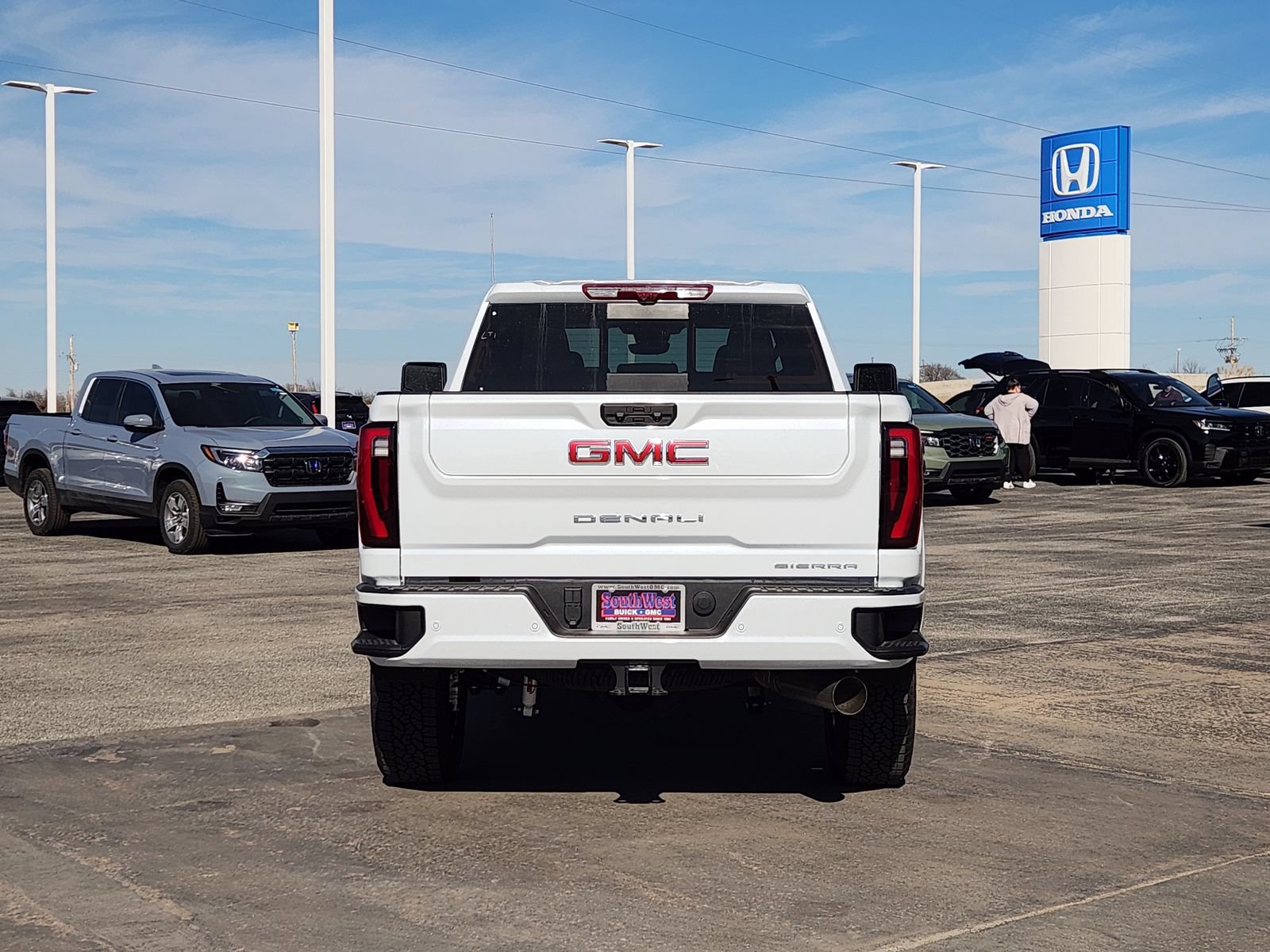New 2026 GMC Sierra 2500 Denali w/ Denali Reserve Package AWD/4WD image 8