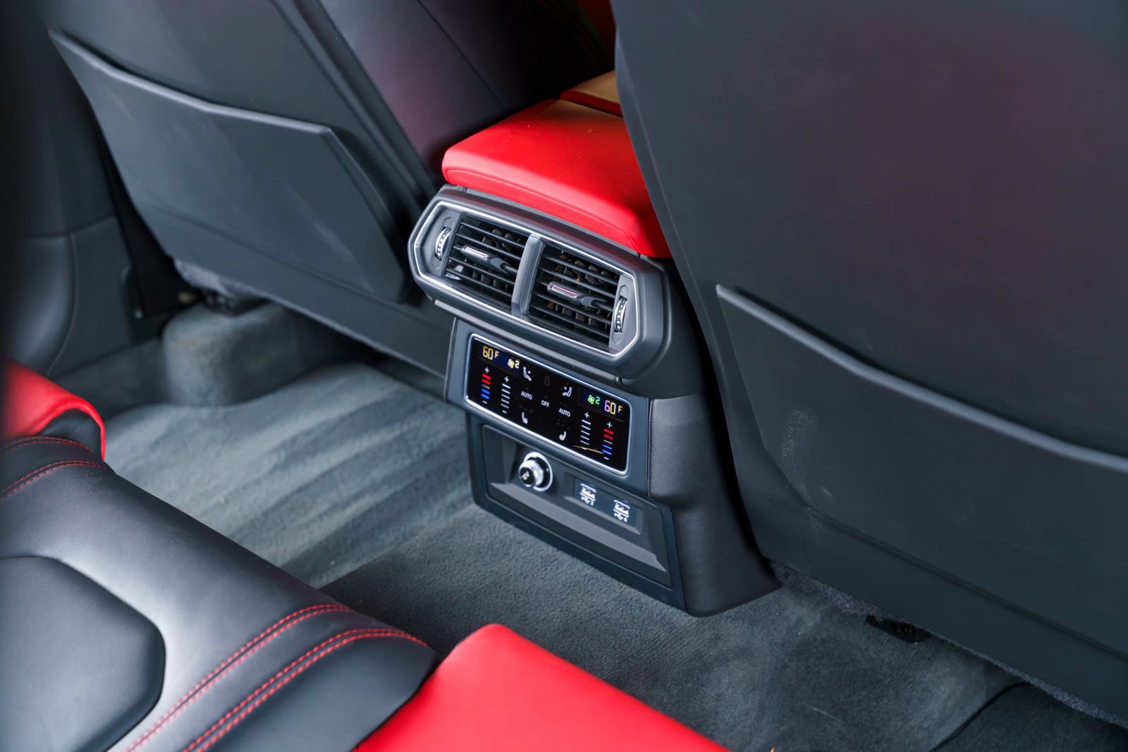 Used 2021 Lamborghini Urus AWD/4WD image 19