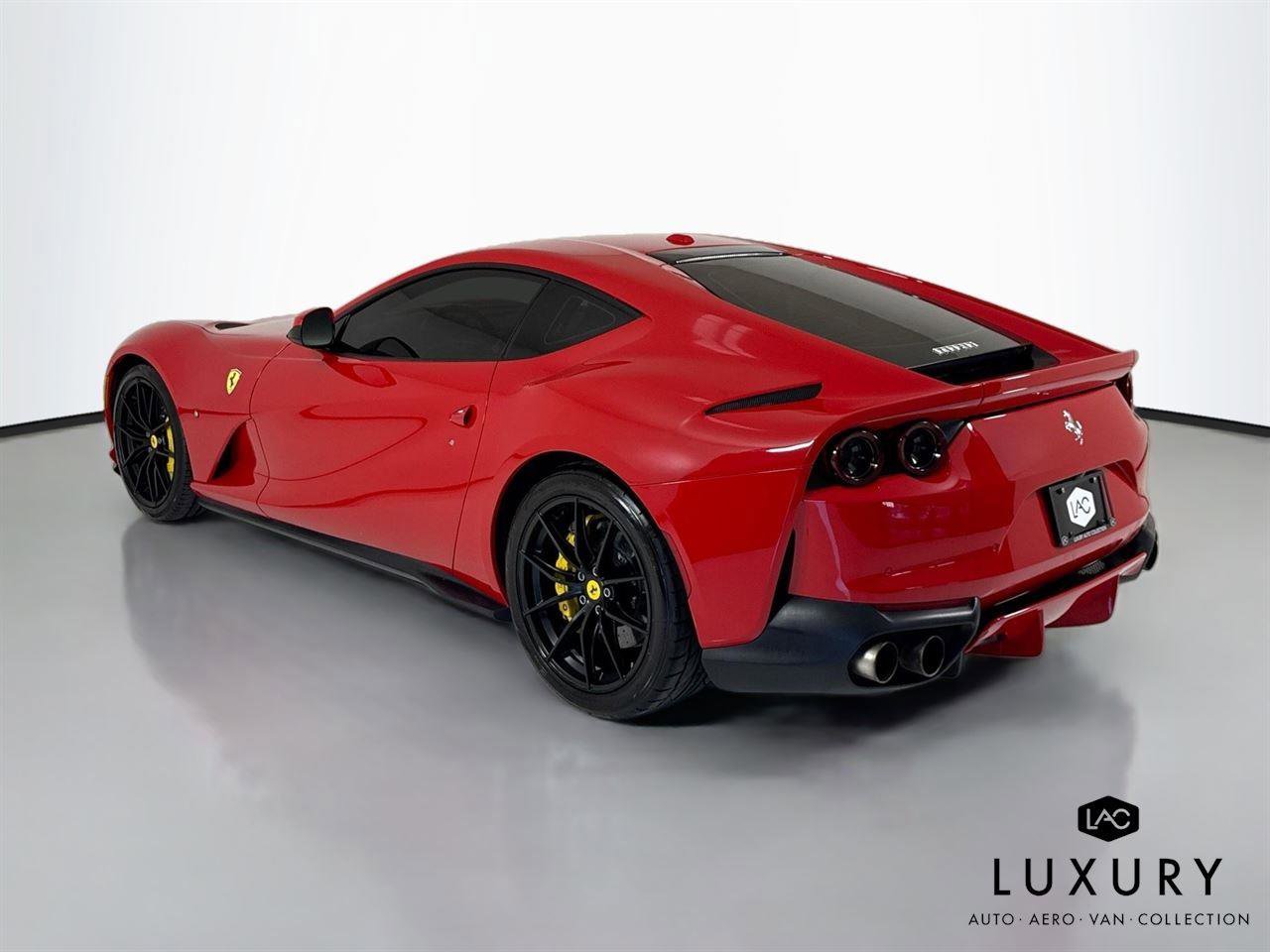 Used 2018 Ferrari 812 Superfast RWD image 8