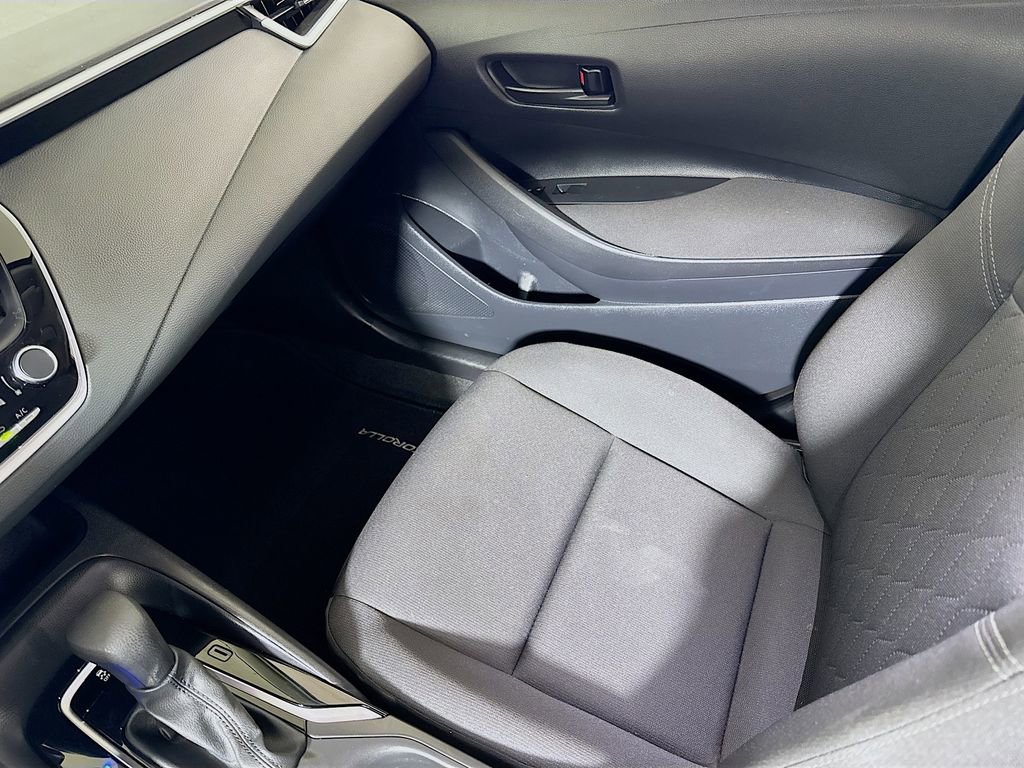 Used 2025 Toyota Corolla LE image 20