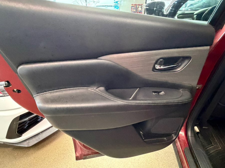 Used 2018 Nissan Murano SV image 22