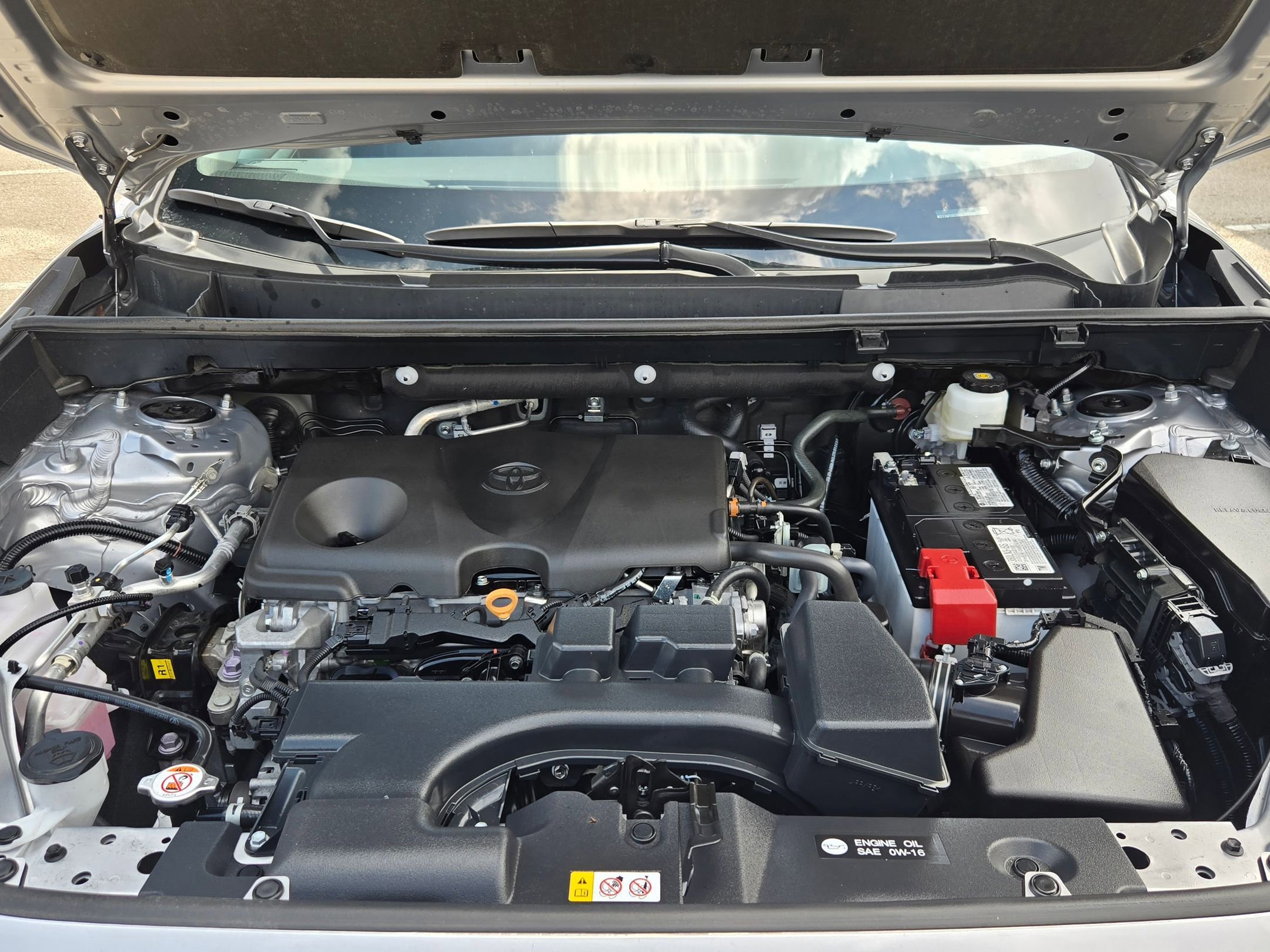 Used 2025 Toyota RAV4 XLE w/ Convenience Package FWD image 33