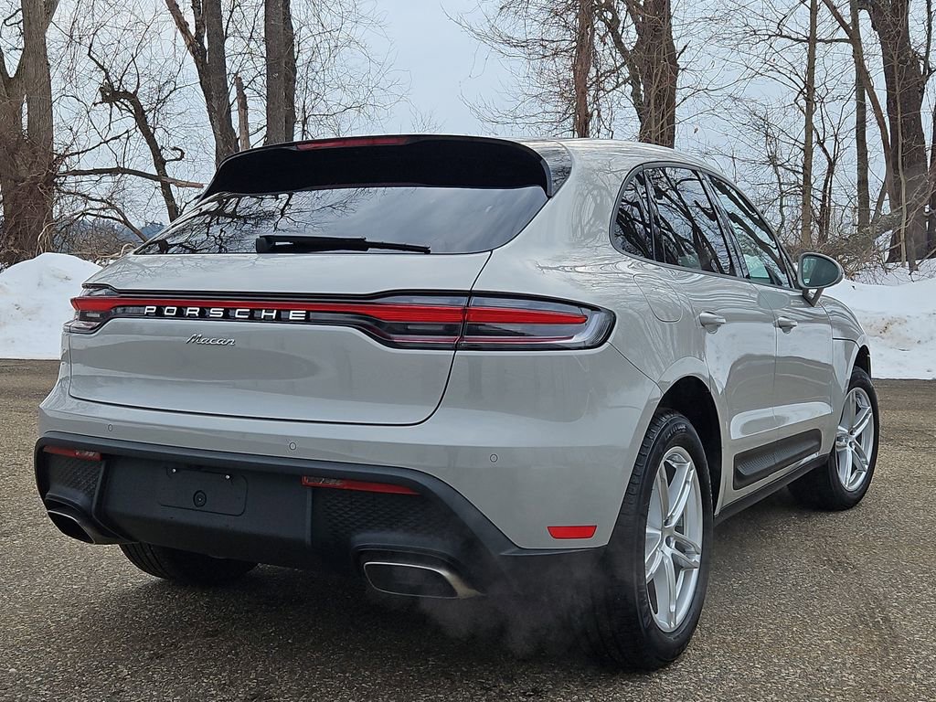 Certified 2025 Porsche Macan image 7