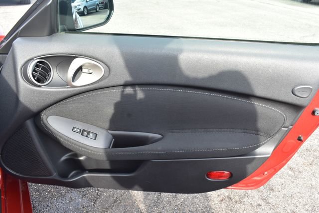 Used 2016 Nissan 370Z Roadster RWD image 34
