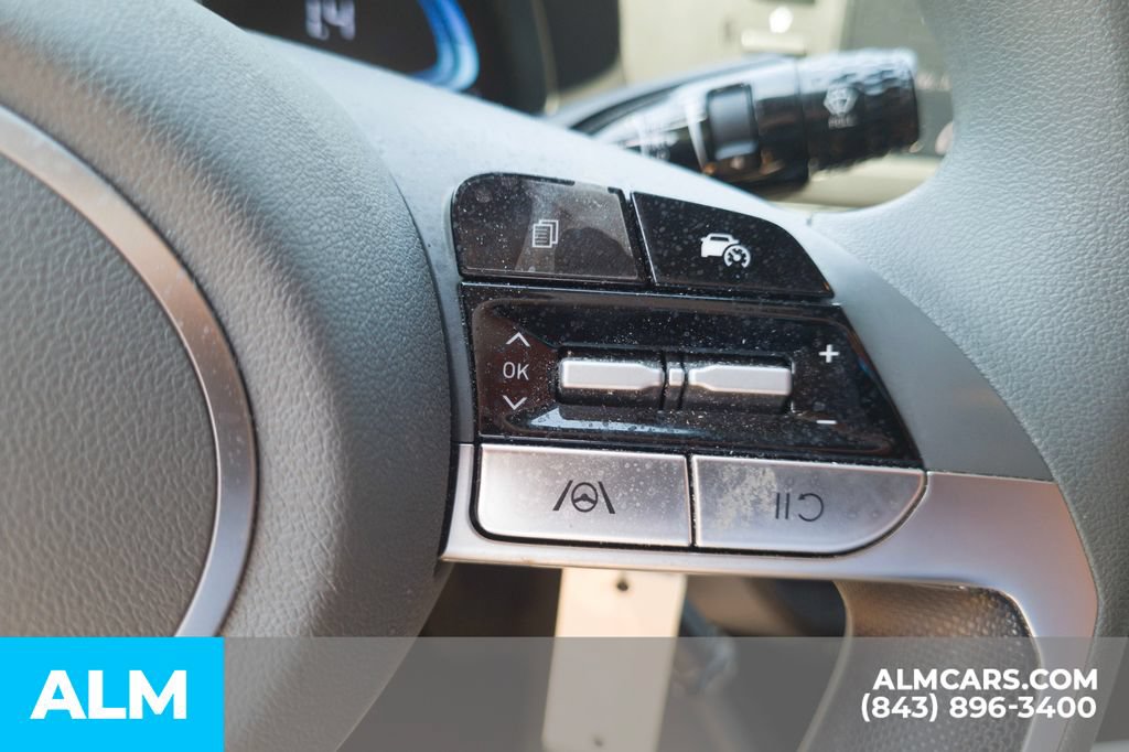 Certified 2025 Hyundai Elantra SE FWD image 10