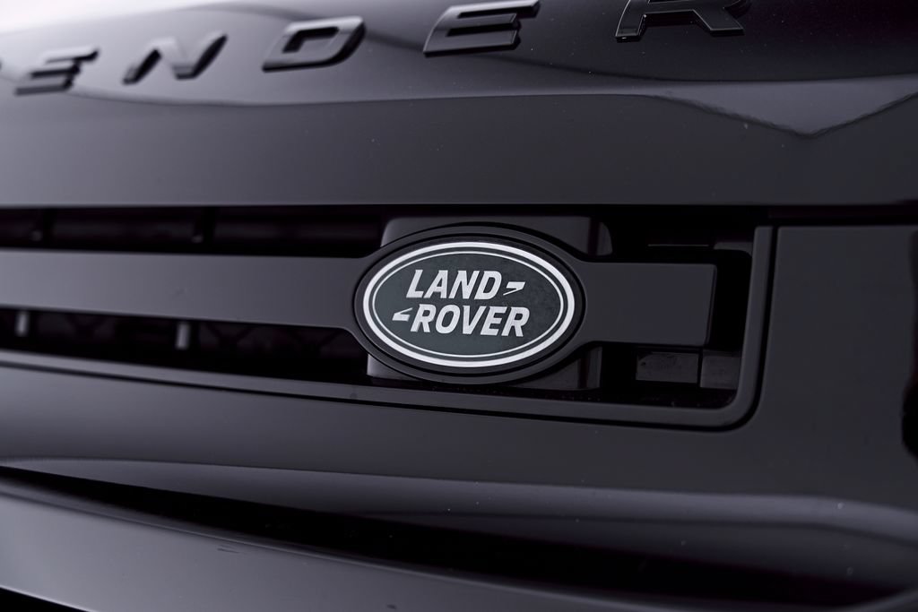 Used 2023 Land Rover Defender 110 X AWD/4WD image 19