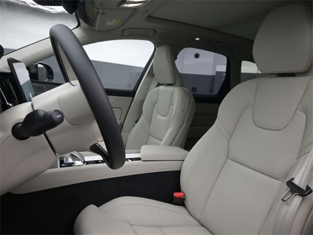 New 2026 Volvo XC60 B5 Ultra w/ Protection Package Premier image 9