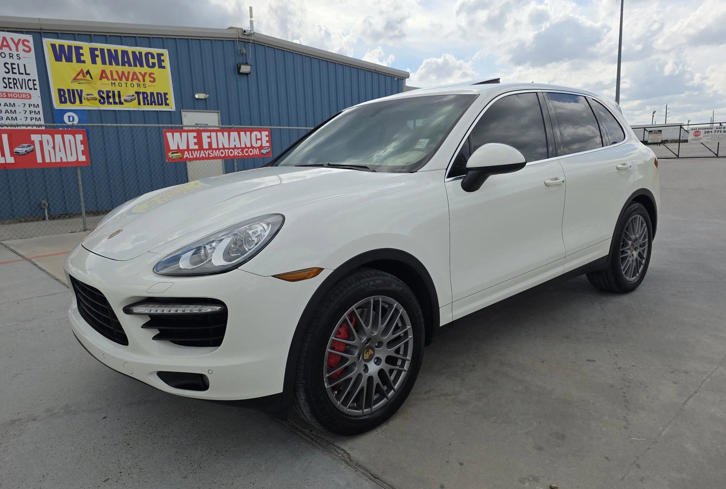 Used 2011 Porsche Cayenne Turbo AWD/4WD image 3