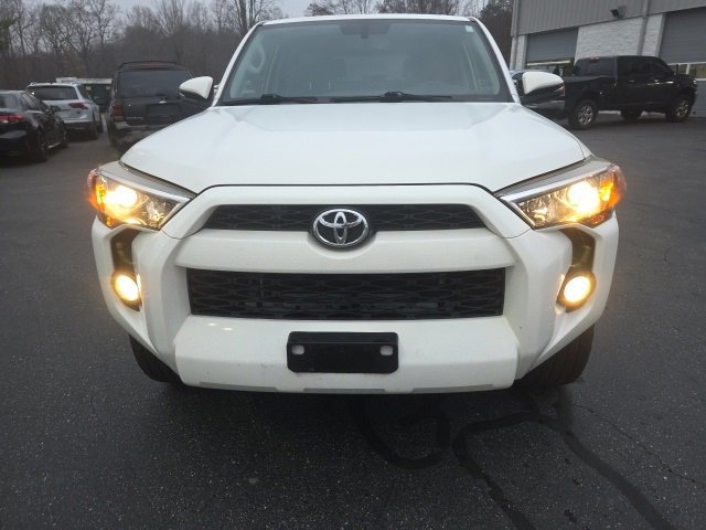 Used 2016 Toyota 4Runner SR5 image 2