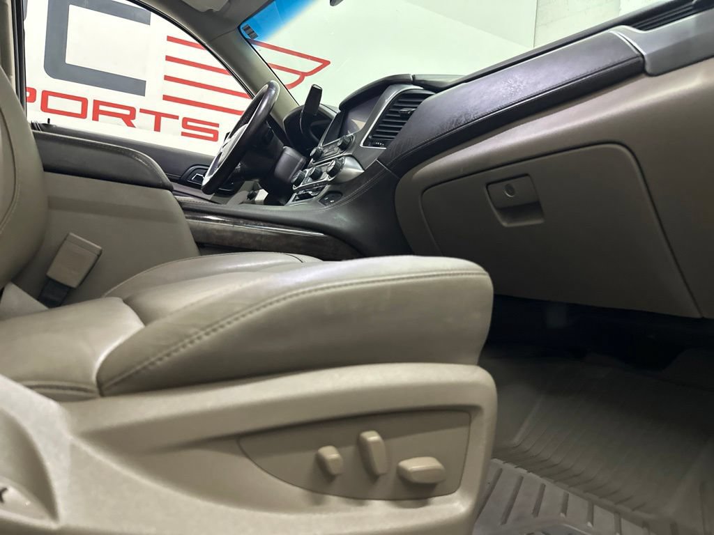 Used 2020 Chevrolet Suburban LT w/ Luxury Package RWD image 62