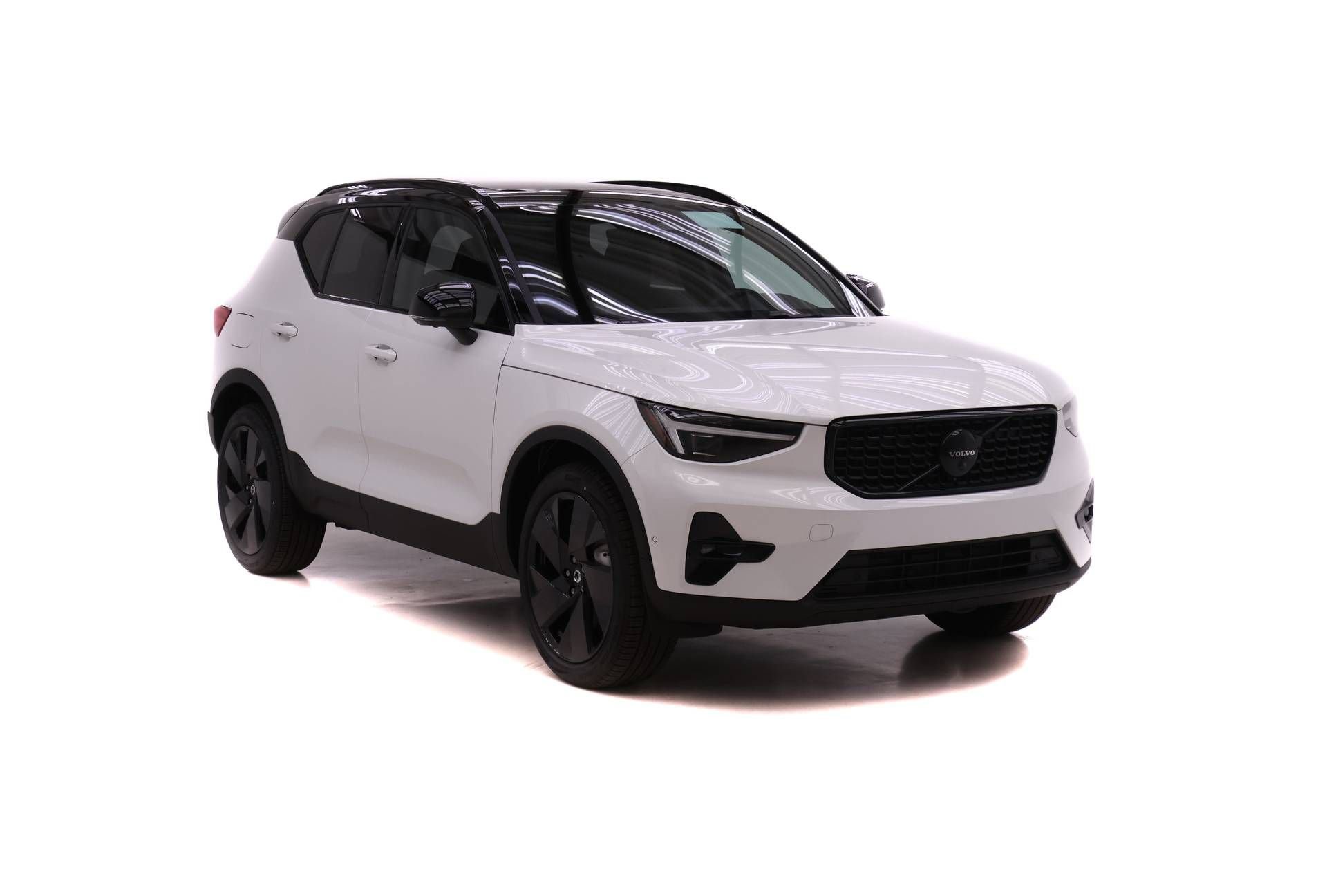 New 2026 Volvo XC40 B5 Ultra w/ Climate Package AWD/4WD image 2