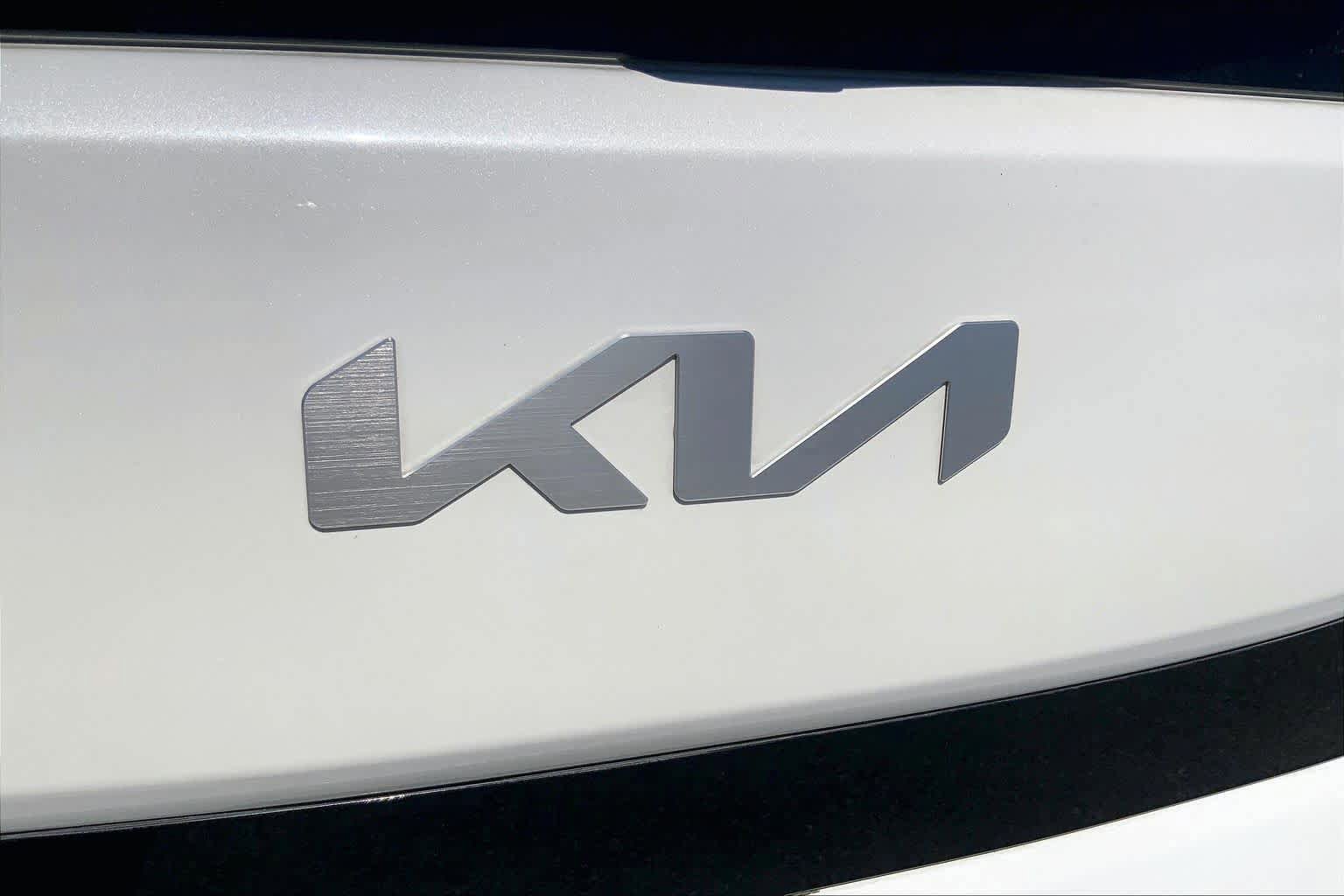 Used 2025 Kia Soul LX w/ LX Technology Package FWD image 31
