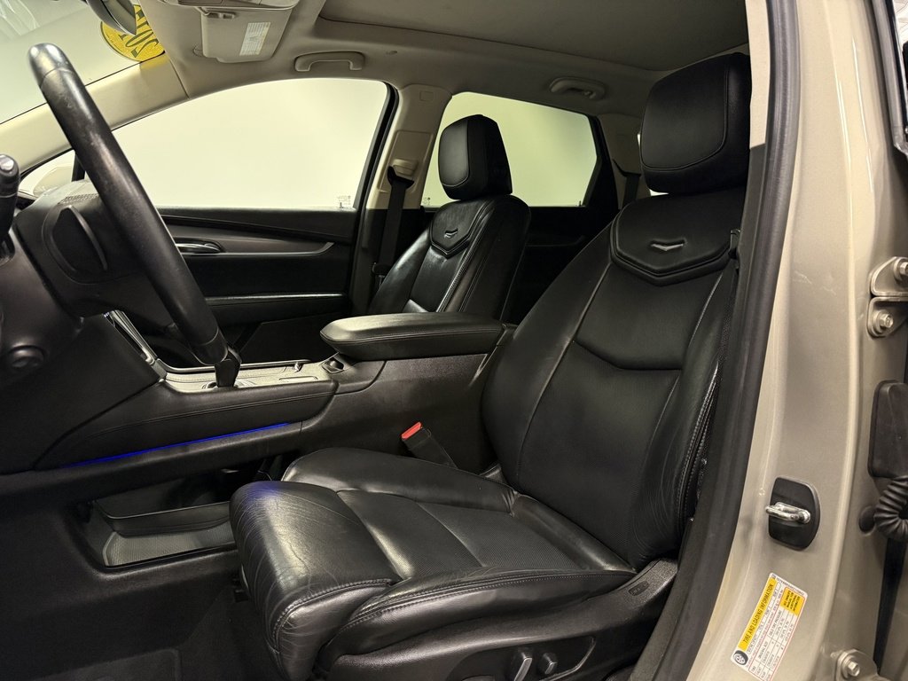 Used 2017 Cadillac XT5 Luxury image 24