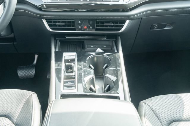 Certified 2025 Volkswagen Atlas SE FWD image 33