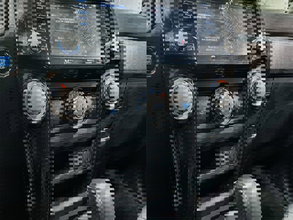 Used 2020 Toyota 4Runner Venture w/ Moonroof Package image 36