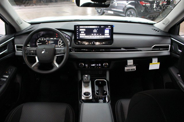 New 2026 Mitsubishi Outlander ES FWD image 20