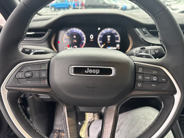 New 2027 Jeep Grand Cherokee Altitude AWD/4WD image 16