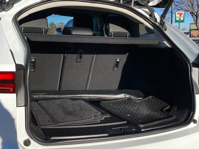 Used 2021 Jaguar E-PACE SE image 22