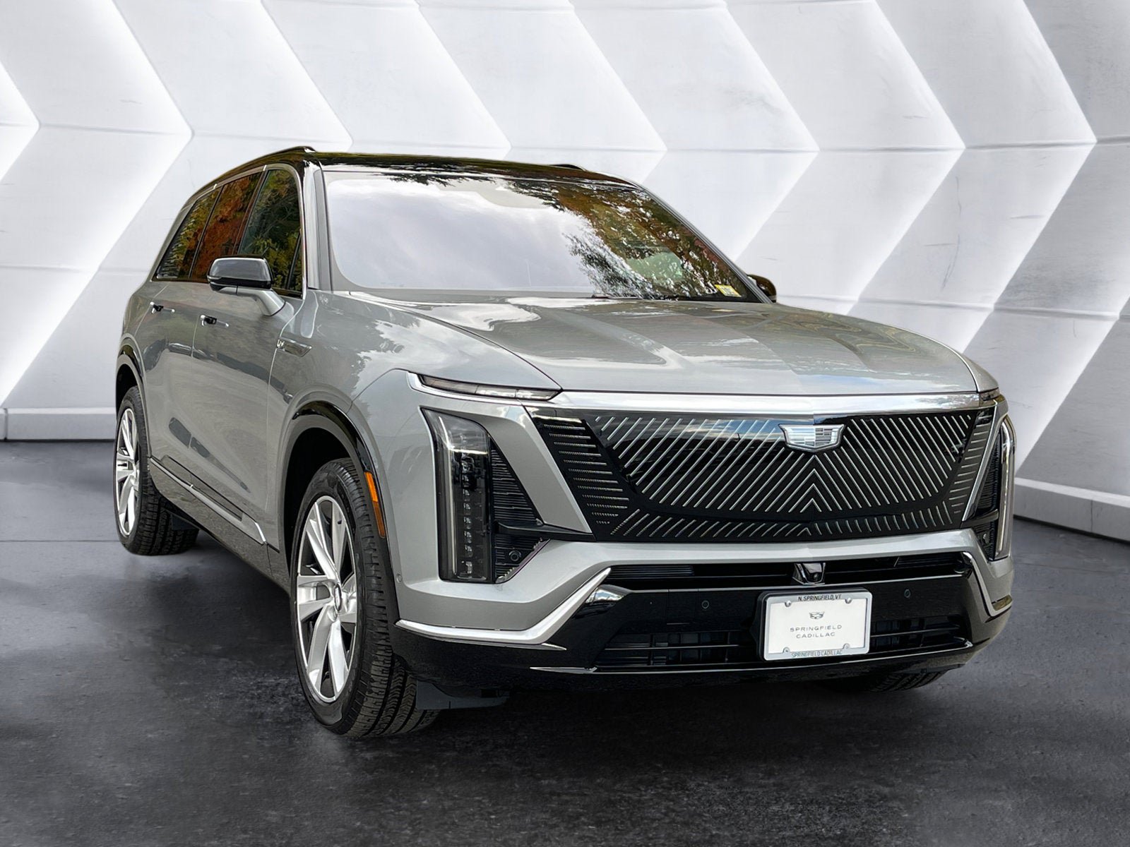 Used 2026 Cadillac Vistiq Luxury w/ LPO, Floor Liner Package AWD/4WD image 8